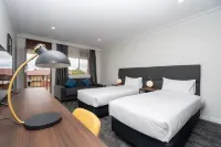Littomore Suites Bathurst Hotels near John Hinxsmans Park