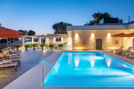 Hotel Admiral San Roque Отели в г. Ла-Линеа-де-ла-Консепсьон