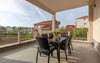 Olive Tree Apartments - Mountain view