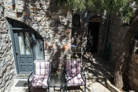 Avgonima Chios Spitakia Cottages