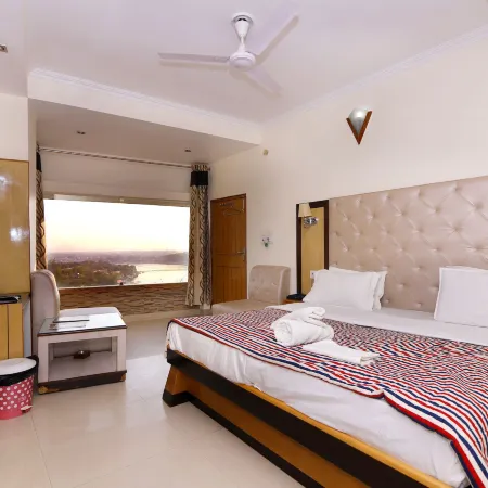 Hotel Ganesha Inn Ganga View
