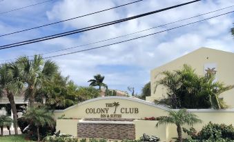 Colony Club Inn & Suites
