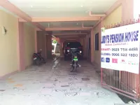 露迪別墅旅館 - 停車場