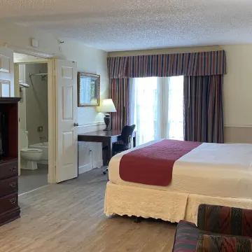 Royal Inn & Suites Hotels near Sata Park
