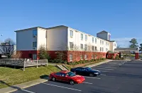 Sleep Inn Henderson I-85 Hotel dekat Oxford Downtown Mall