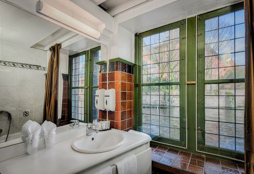 3. 호텔 부고엔스치..