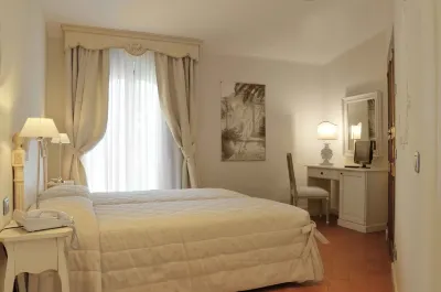 Villa Agnese Hotels near Via XXV Aprile