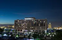 دبل تري باي هيلتون هوتل جاكسونفيل ريفرفرونت Hotels near Naval Air Station Jacksonville