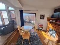 Ocean Cabin 1 with Private Jacuzzi Hotels in Smith River