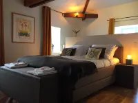 Domaine la Reveille Hotels in Dore-l’Eglise