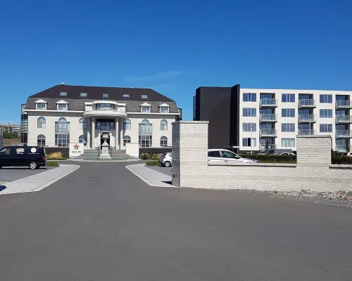 Hotel Acropolis Hotels near Raversijde