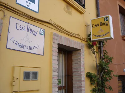Casa Rural "La Bardena Blanca I " โรงแรมใน