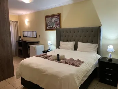 Pale Bohemia Bed and Breakfast Hotels near Platinum Square Shopping Centre