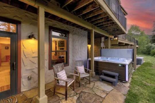 Spacious Townhome w/ Private Spa - Just Minutes from Vail and Beaver Creek!