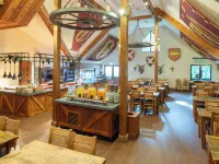 Warwick Castle Hotel & Knight's Village Hotels in Warwick