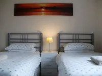 London Heathrow Guesthouse Hotels in Colnbrook