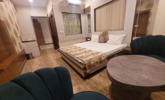 The Aura Grand