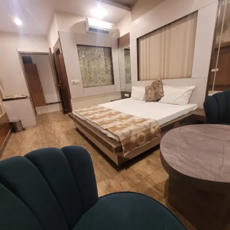 The Aura Grand