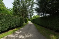 كومبينج جارافانينج ديه بوندون فنادق في Bonneil