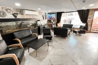 Hotel Maman