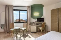 Rina Hotel - Parvekkeita