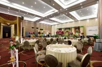 Aston Sentul Lake Resort & Conference Center - breakfast
