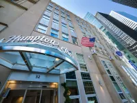 Hampton Inn Manhattan/Downtown-Financal District Các khách sạn gần Trung tâm mua sắm Century 21