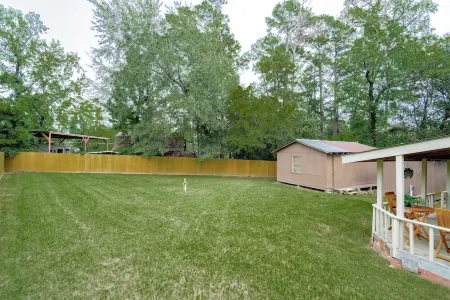 Charming 2-bedroom lake house in Onalaska, TX!