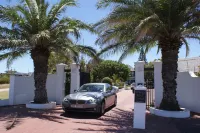 Whale Rock Luxury Lodge - parking