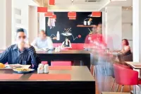 Ibis Juarez Consulado - breakfast