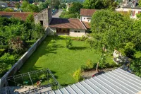 La Maison de Siloe Hotel dekat Chateau De Grave