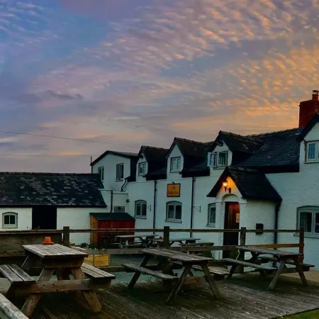 The Dolfor Inn