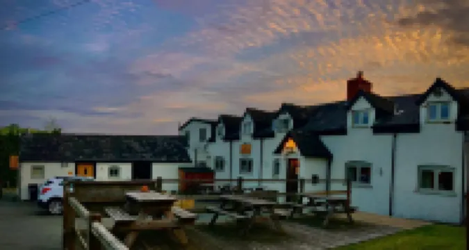 The Dolfor Inn