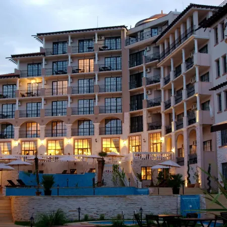 The Cliff Beach & Spa Hotel Отели в г. Обзор