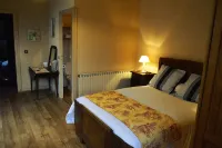 Les gîtes du Bourg فنادق في Lacapelle-Viescamp