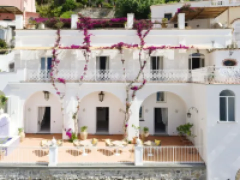 ลาบิซานตินา โรงแรมในโพสิตาโน่