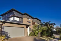 Quarterdecks Retreat فنادق في Urangan