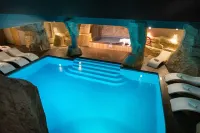 Royal Ours Blanc Boutique Hôtel & Spa - Swimmingpools