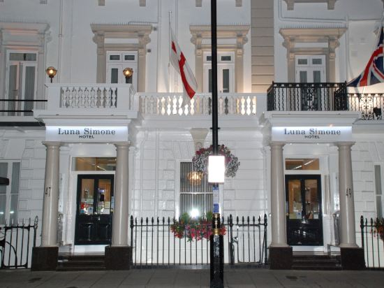 Luna and Simone Hotel