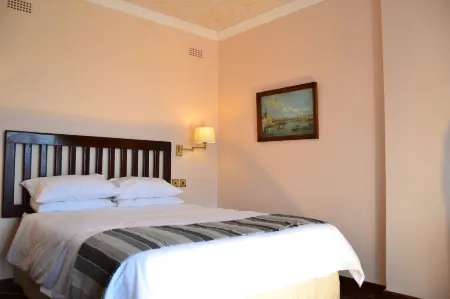 The Harare Club Отели рядом с достопримечательностью «Haka Game Park»