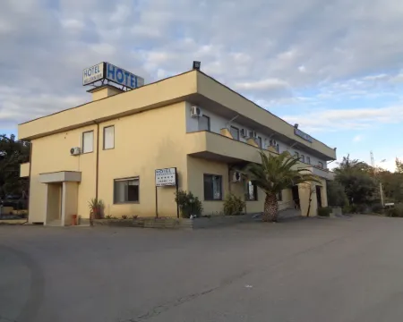 Albergo Hotel Millenium Hotel a Orte