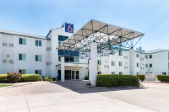 โมเทล 6 เออร์วิง เท็กซัส - สนามบินดัลลัสฟอร์ตเวิร์ธ นอร์ท โรงแรมใน