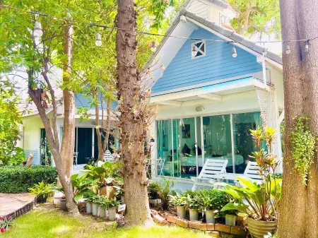 Blue Sky Resort Отели в г. Пхетчабури