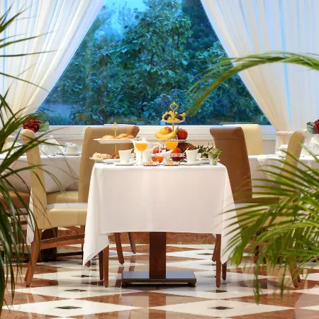 Chloe Luxury Hotel