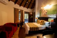 Emdoneni Lodge with Zululand Cat Conservation Project Hotels in Hluhluwe