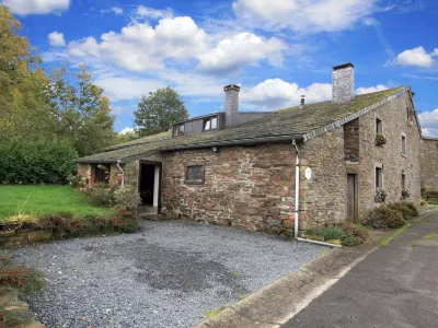 Woodland Hideaway in Malempré, Cleaning Included