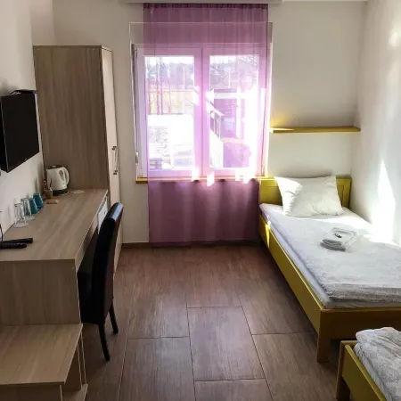 Hayal Hostel Serbia Отели рядом с достопримечательностью «Tamiški kej»