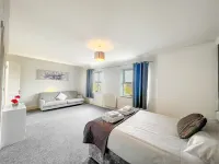 Redbourne Holiday Home