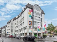Limehome Düsseldorf Bahlenstr. Hotels near Benrath