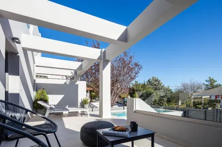 Akonizia Luxury House - with Private Heated Pool and Jacuzzi